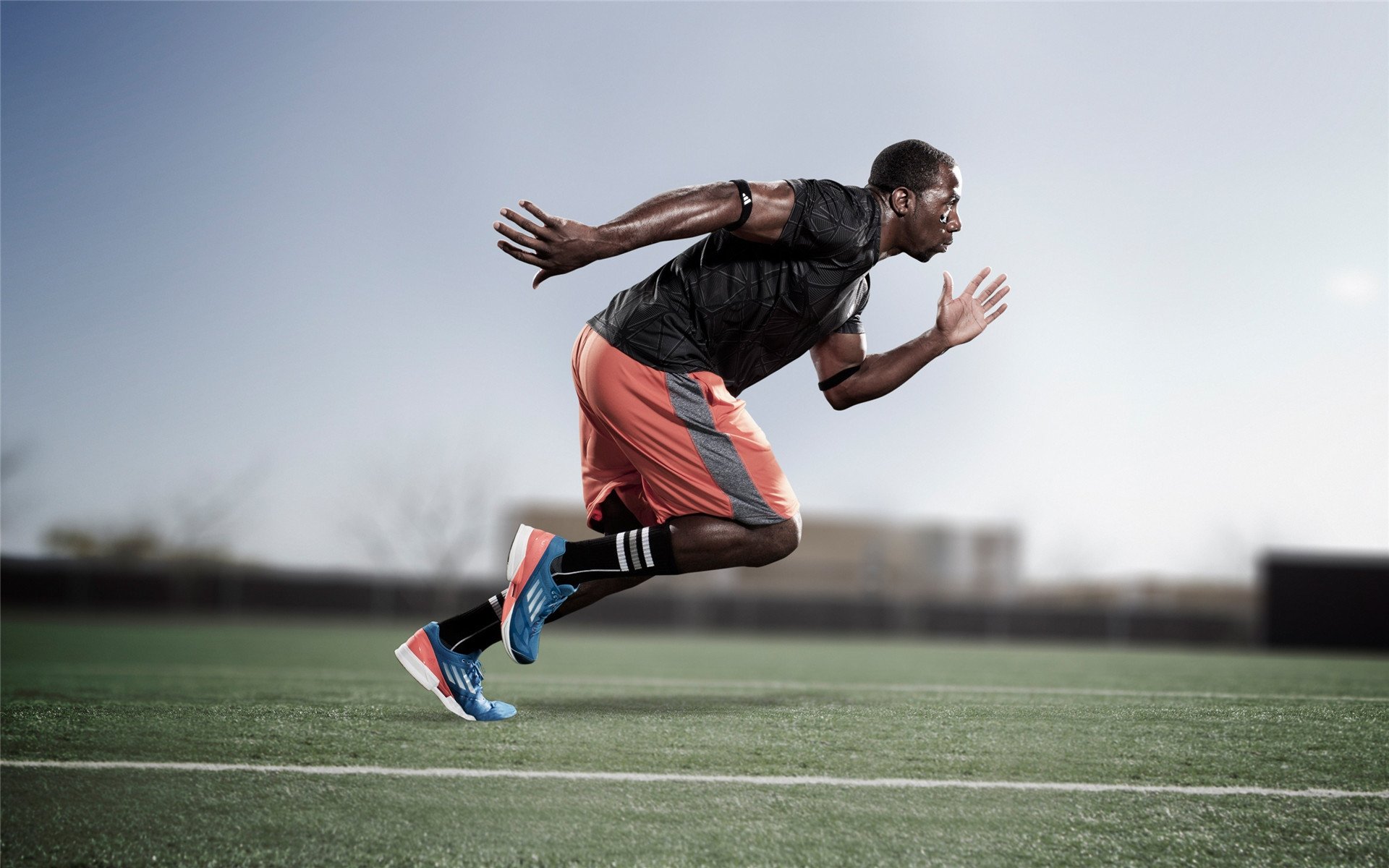 随机“青少年足球赛事奖项设置丰富，激发少年踢球热情”，青少年足球赛事有哪些