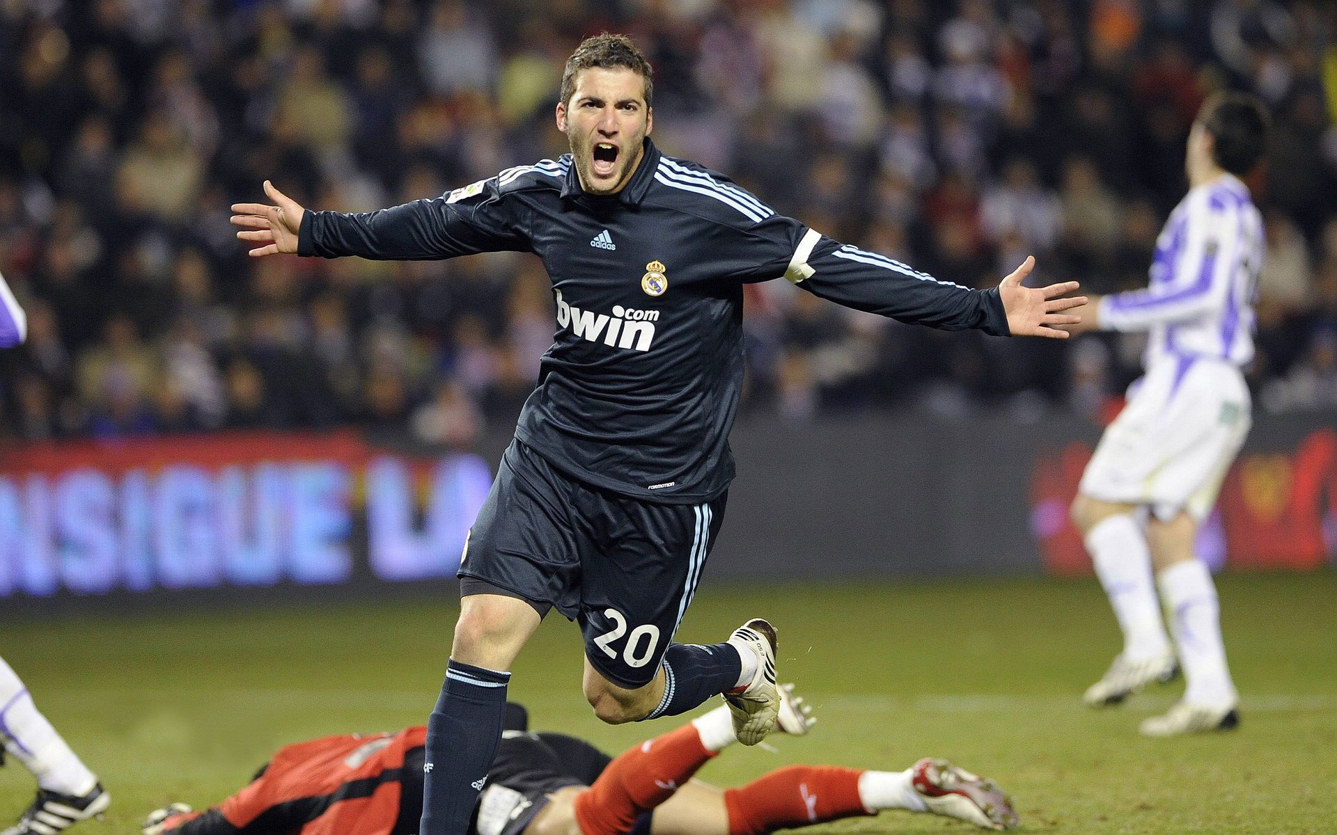 开云官网在线-王牌队赛季连胜纪录刷新，王牌队友