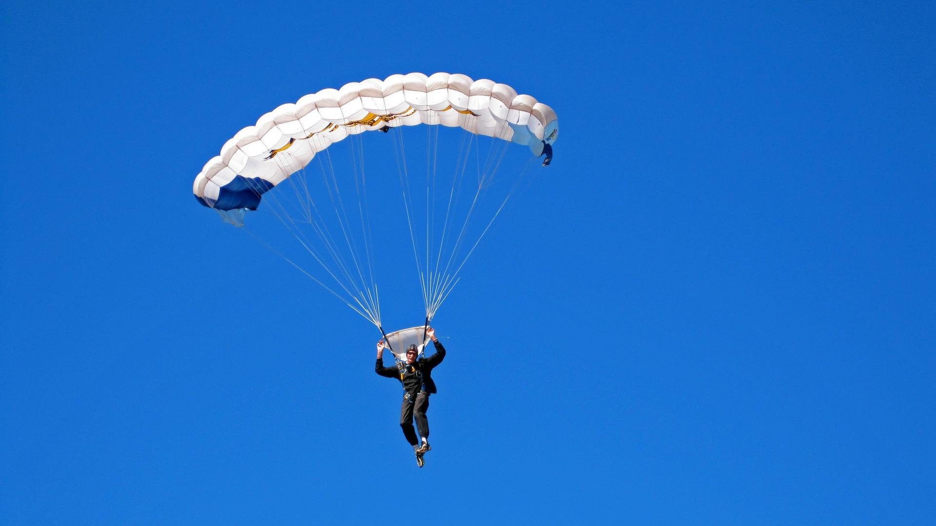 场馆数字孪生系统用于维护和安保模拟,数字孪生机房